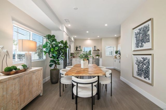 1956 Hornblend St 8, San Diego, CA 92109