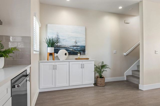 1956 Hornblend St 8, San Diego, CA 92109