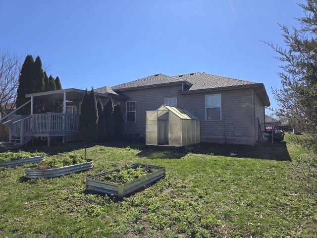 4905 W Kingsbury Street, Springfield, MO 65802