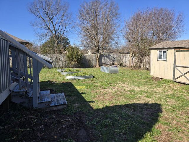 4905 W Kingsbury Street, Springfield, MO 65802