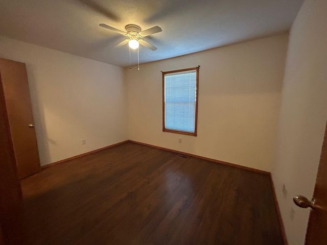 4905 W Kingsbury Street, Springfield, MO 65802