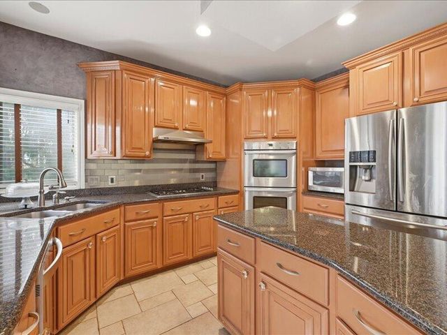 52018 Loon Court, Shelby Twp, MI 48315