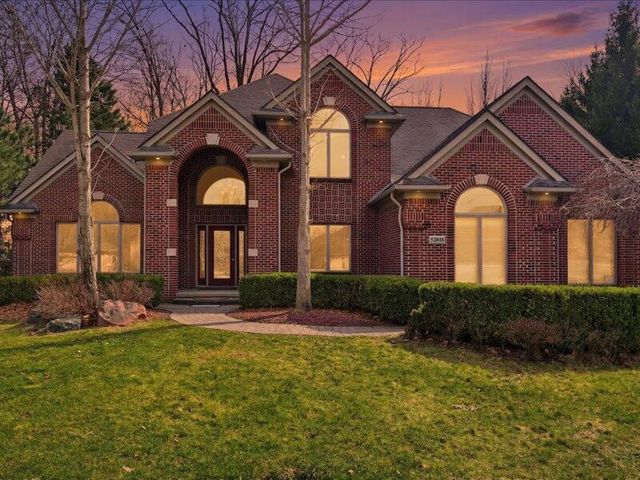 52018 Loon Court, Shelby Twp, MI 48315