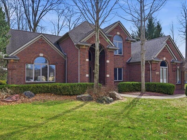 52018 Loon Court, Shelby Twp, MI 48315