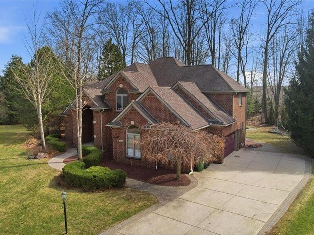 52018 Loon Court, Shelby Twp, MI 48315