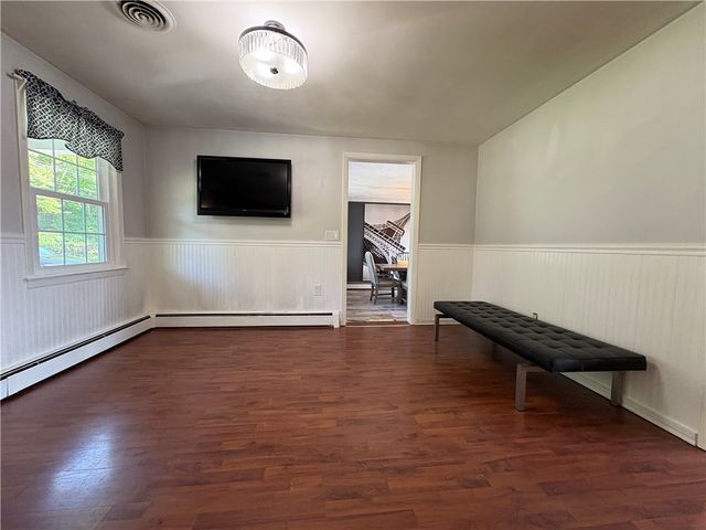 85 Commonwealth Avenue, Warwick, RI 02886