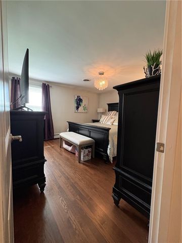85 Commonwealth Avenue, Warwick, RI 02886