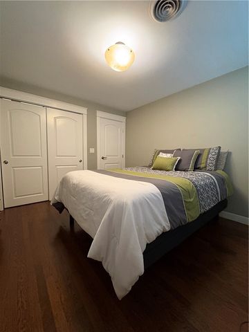 85 Commonwealth Avenue, Warwick, RI 02886