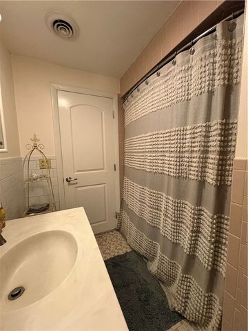 85 Commonwealth Avenue, Warwick, RI 02886