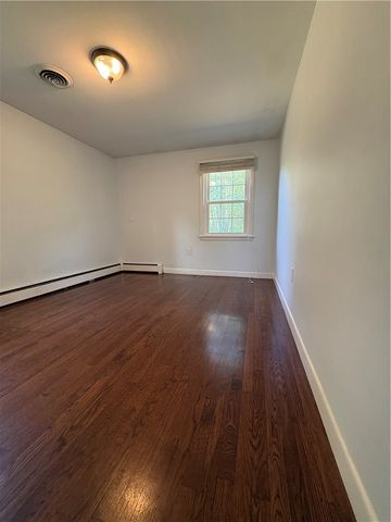85 Commonwealth Avenue, Warwick, RI 02886