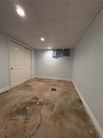 85 Commonwealth Avenue, Warwick, RI 02886