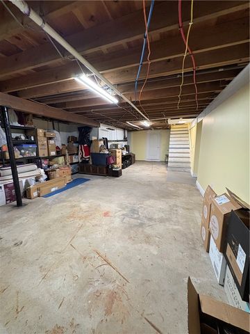 85 Commonwealth Avenue, Warwick, RI 02886