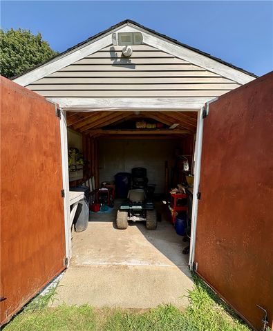 85 Commonwealth Avenue, Warwick, RI 02886