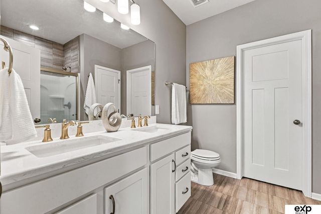 11455 Glenn Street, Papillion, NE 68046