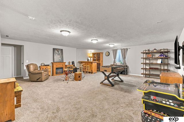 11455 Glenn Street, Papillion, NE 68046