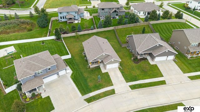 11455 Glenn Street, Papillion, NE 68046
