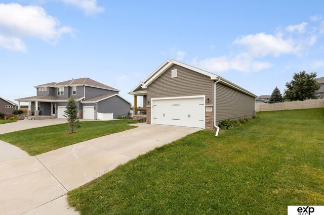 11455 Glenn Street, Papillion, NE 68046