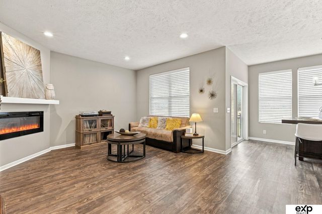 11455 Glenn Street, Papillion, NE 68046