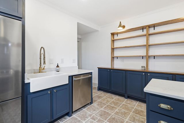 2321 Fulton Avenue, Davenport, IA 52803
