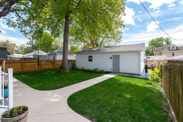2321 Fulton Avenue, Davenport, IA 52803
