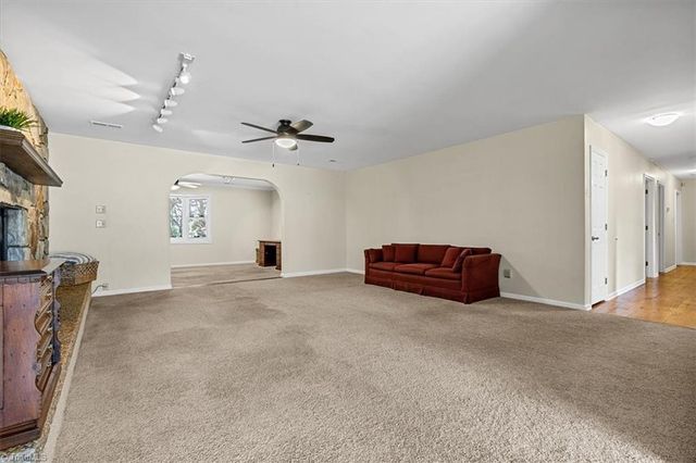4556 Shattalon Drive, Winston-salem, NC 27106