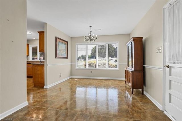 4556 Shattalon Drive, Winston-salem, NC 27106