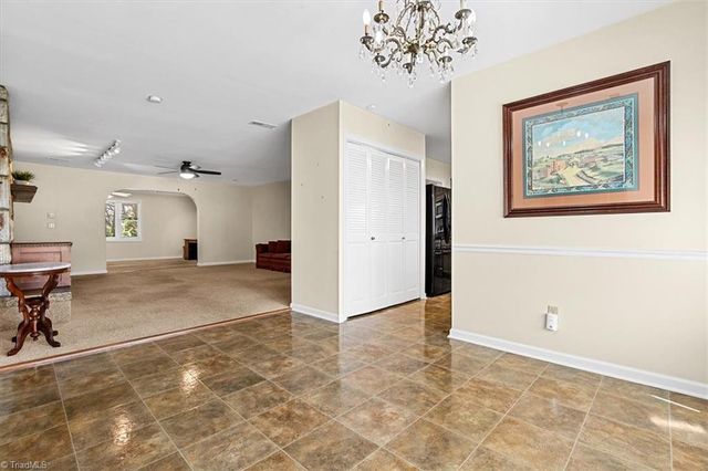 4556 Shattalon Drive, Winston-salem, NC 27106