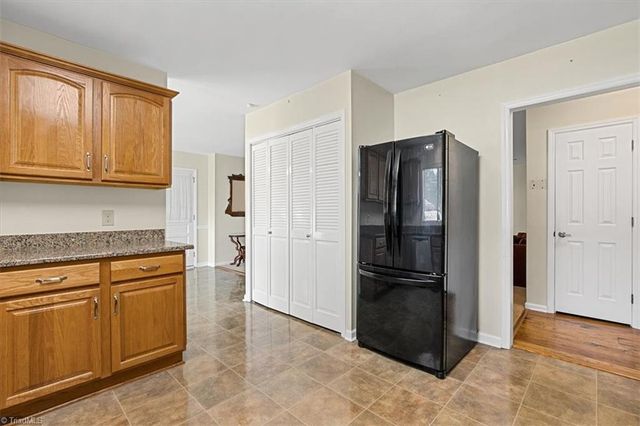 4556 Shattalon Drive, Winston-salem, NC 27106