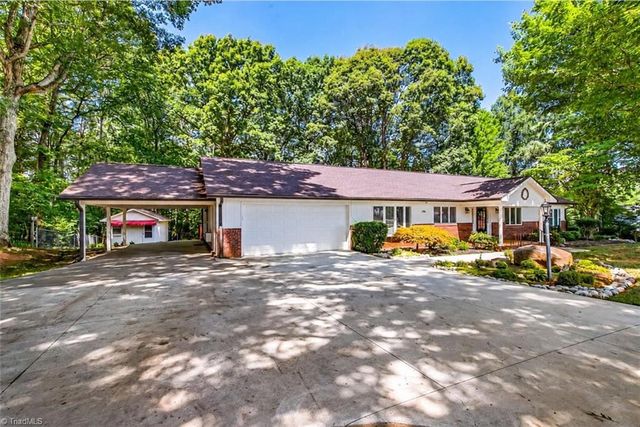 4556 Shattalon Drive, Winston-salem, NC 27106