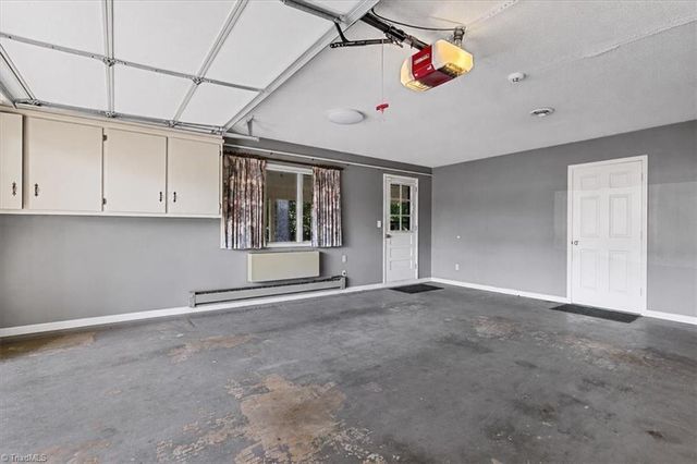 4556 Shattalon Drive, Winston-salem, NC 27106