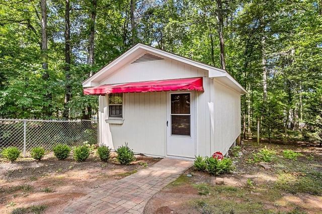 4556 Shattalon Drive, Winston-salem, NC 27106