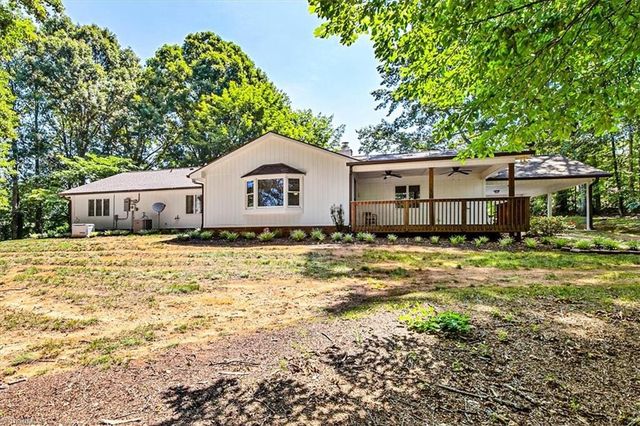 4556 Shattalon Drive, Winston-salem, NC 27106