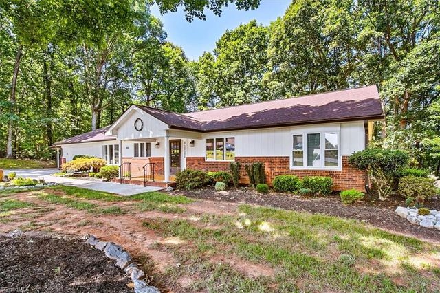 4556 Shattalon Drive, Winston-salem, NC 27106