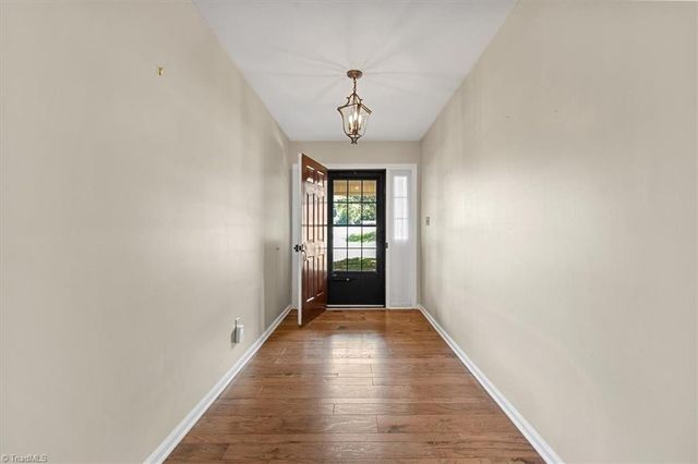 4556 Shattalon Drive, Winston-salem, NC 27106