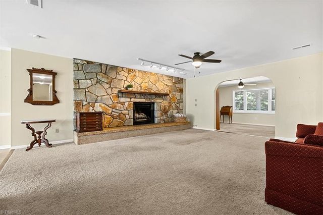 4556 Shattalon Drive, Winston-salem, NC 27106