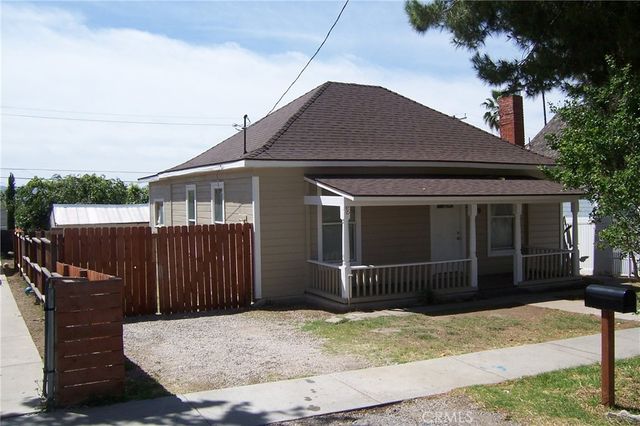 27439 Main, Highland, CA 92346