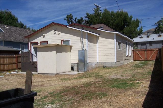 27439 Main, Highland, CA 92346