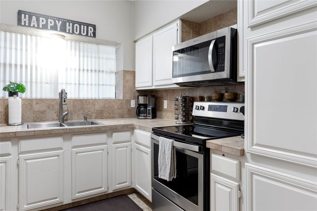 9801 Royal Lane 312, Dallas, TX 75231