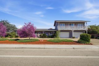 574 N Frankwood Avenue, Reedley, CA 93654