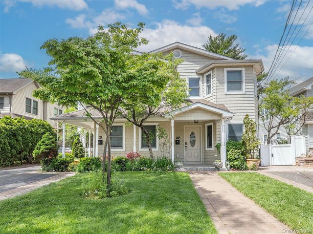 21 Marwood Road N, Port Washington, NY 11050