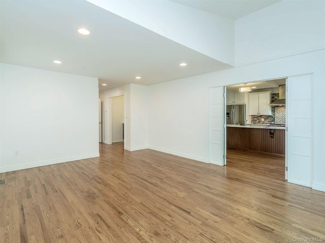 21 Marwood Road N, Port Washington, NY 11050