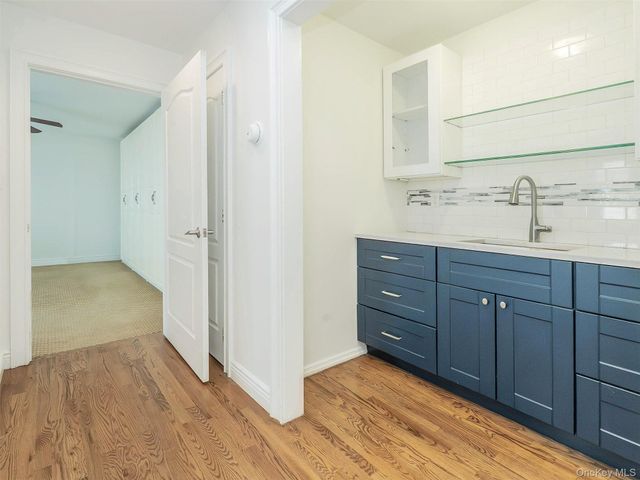 21 Marwood Road N, Port Washington, NY 11050