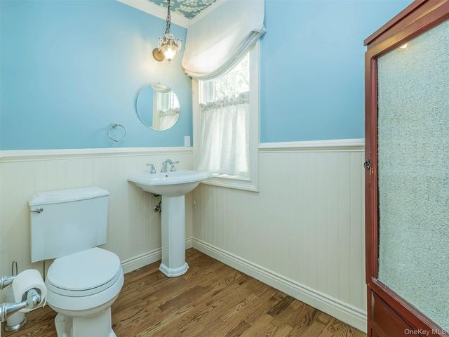 21 Marwood Road N, Port Washington, NY 11050