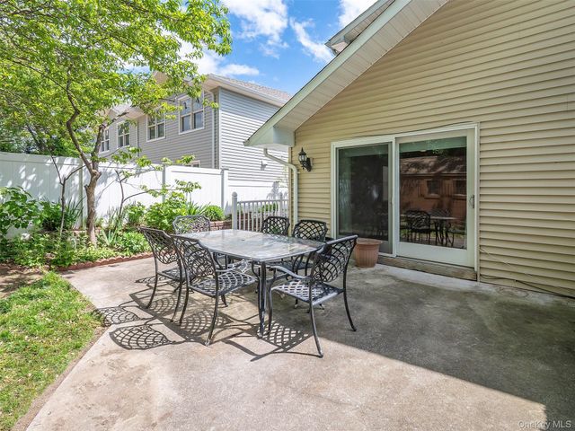 21 Marwood Road N, Port Washington, NY 11050