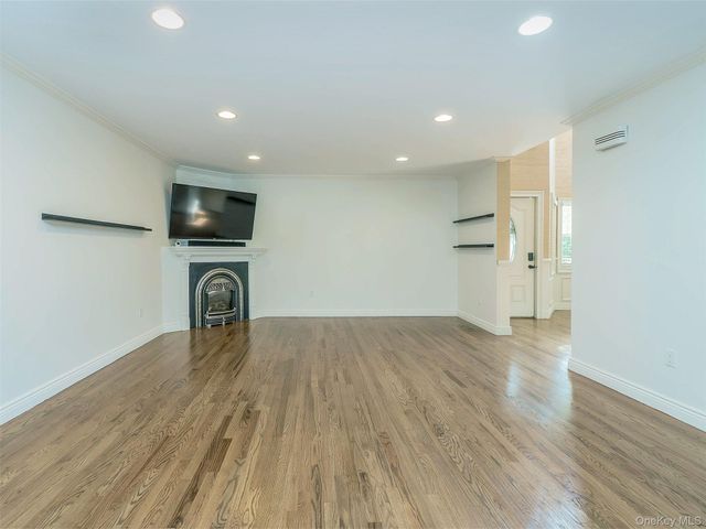 21 Marwood Road N, Port Washington, NY 11050