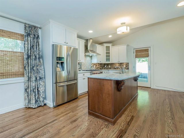 21 Marwood Road N, Port Washington, NY 11050