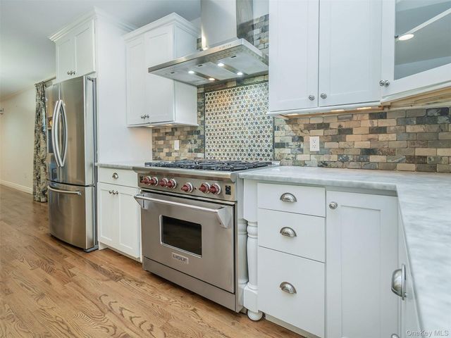 21 Marwood Road N, Port Washington, NY 11050
