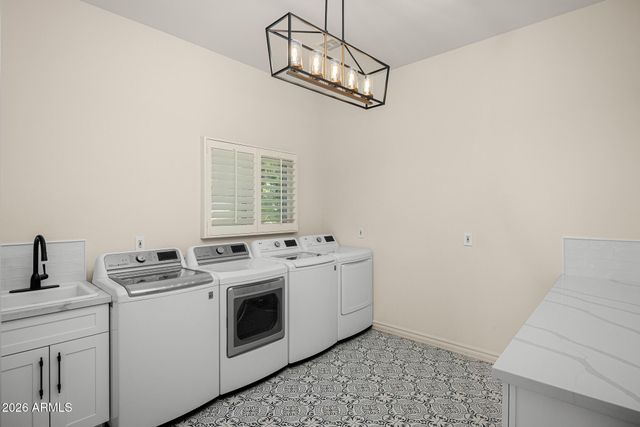 7475 E JACKRABBIT Road, Scottsdale, AZ 85250