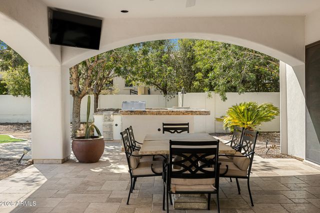 7475 E JACKRABBIT Road, Scottsdale, AZ 85250