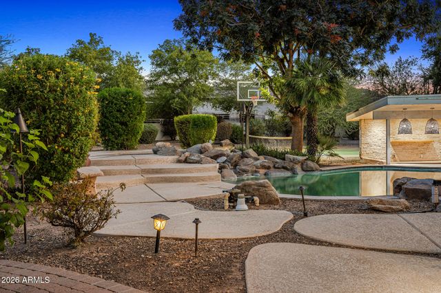 7475 E JACKRABBIT Road, Scottsdale, AZ 85250
